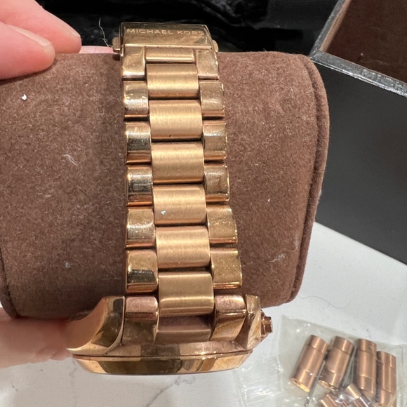 Michael Kors Watch - Rose Gold - Picture 2 of 4